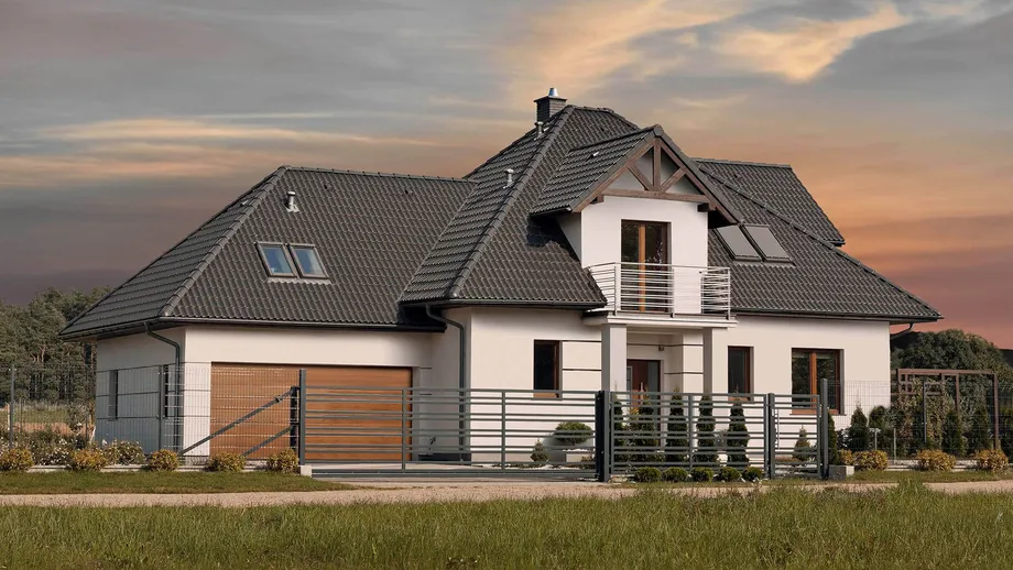 Dach wielospadowy pokryty dachówką Teviva w kolorze grafitowym