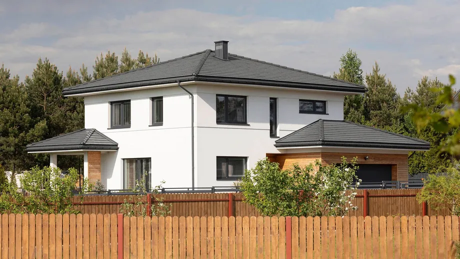 Dach pokryty dachówką betonową Teviva Braas